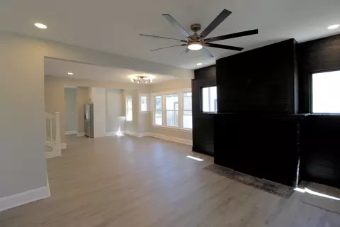 Living - 556 S Evergreen Ave, Kankakee, IL 60901 photo 1 of 4