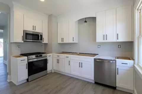 Kitchen - 556 S Evergreen Ave, Kankakee, IL 60901 photo 1 of 3