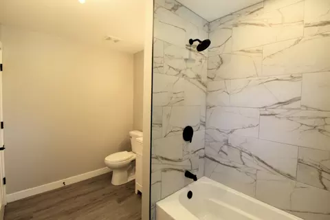 Bath - 556 S Evergreen Ave, Kankakee, IL 60901 photo 6 of 7