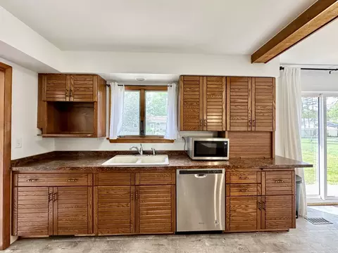 Kitchen - 980 Deborah Ave, Elgin, IL 60123 photo 5 of 6