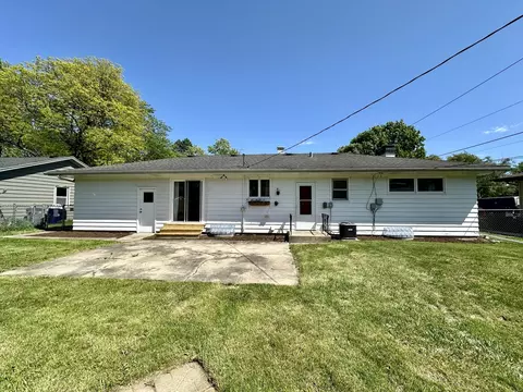 Exterior - 980 Deborah Ave, Elgin, IL 60123 photo 5 of 5