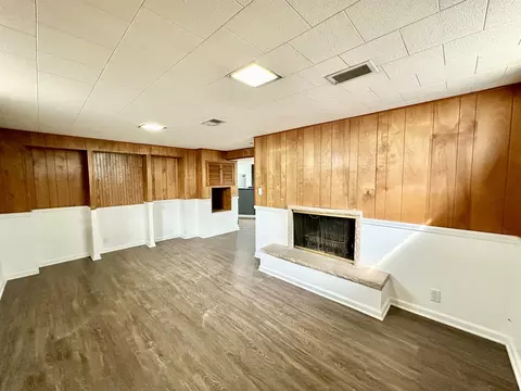 Living - 980 Deborah Ave, Elgin, IL 60123 photo 7 of 7