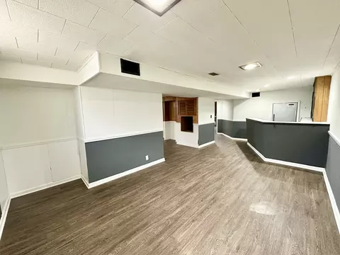 Living - 980 Deborah Ave, Elgin, IL 60123 photo 5 of 7