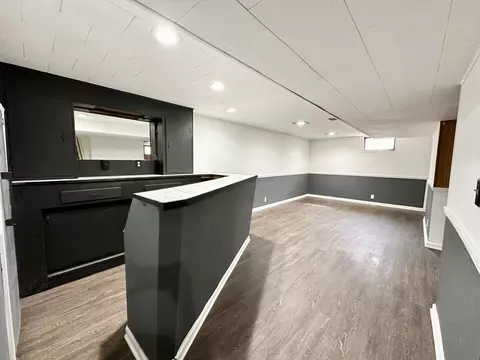 Living - 980 Deborah Ave, Elgin, IL 60123 photo 4 of 7