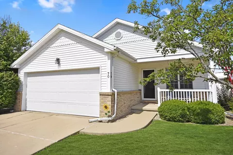 70 Astoria Way, Bloomington, IL 61704