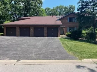 1880 Portsmouth Dr #6, Lisle, IL 60532