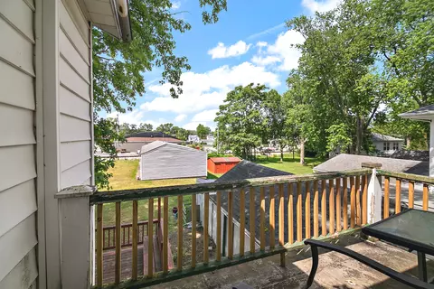 Exterior - 306 E Cherry St, Watseka, IL 60970 photo 2 of 4
