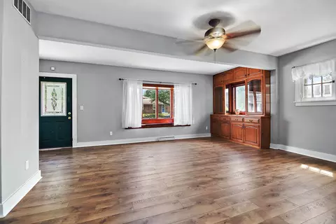 Living - 306 E Cherry St, Watseka, IL 60970 photo 8 of 8