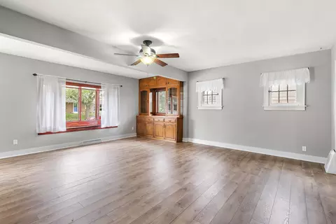 Living - 306 E Cherry St, Watseka, IL 60970 photo 2 of 8