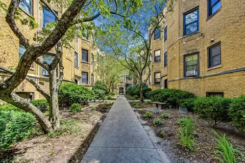 545 W Brompton Ave #3S, Chicago, IL 60657