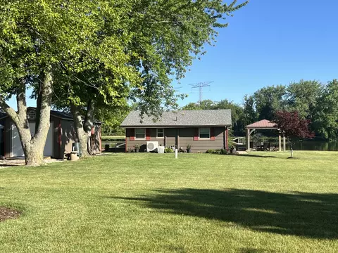 25448 W Cottage Rd, Wilmington, IL 60481
