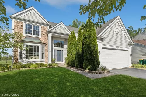 1820 Fairport Dr, Grayslake, IL 60030