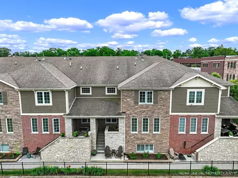 613 Talcott Ave, Lemont, IL 60439