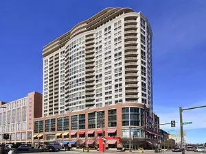 807 Davis St #908, Evanston, IL 60201