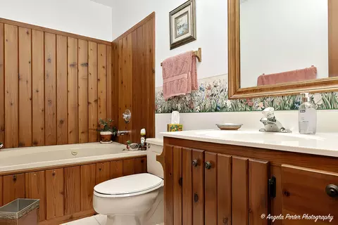 Bath - 24837 W Crabtree Ln, Ingleside, IL 60041 photo 2 of 3