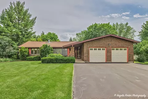 24837 W Crabtree Ln, Ingleside, IL 60041
