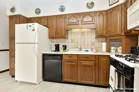 Kitchen - 24837 W Crabtree Ln, Ingleside, IL 60041 photo 5 of 5