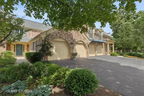 5 The Court Of Cobblestone, Northbrook, IL 60062
