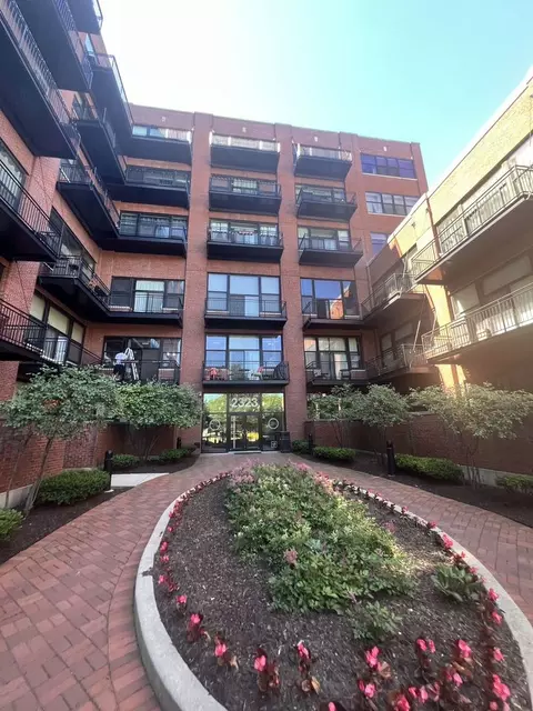 2323 W Pershing Rd #233, Chicago, IL 60609