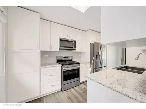 Kitchen - 1120 Grant St, Wheaton, IL 60189 photo 2 of 2