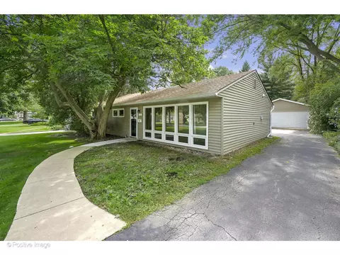 Exterior - 1120 Grant St, Wheaton, IL 60189 photo 2 of 5