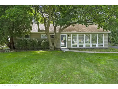 1120 Grant St, Wheaton, IL 60189