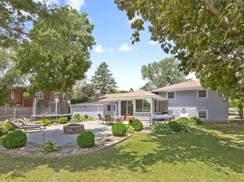 27 E James Way, Cary, IL 60013 photo 2