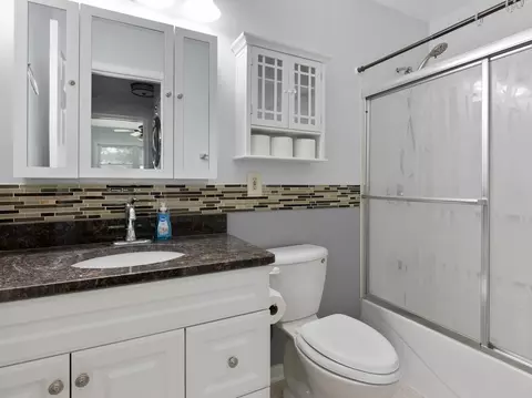 27 E James Way, Cary, IL 60013 photo 18