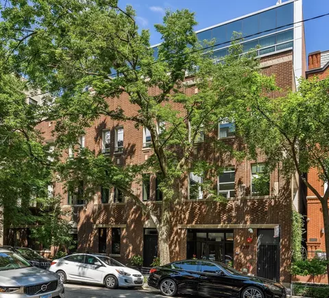 2035 N Orleans St #2S, Chicago, IL 60614