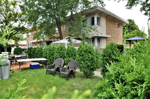 4702 Main St #A, Skokie, IL 60076