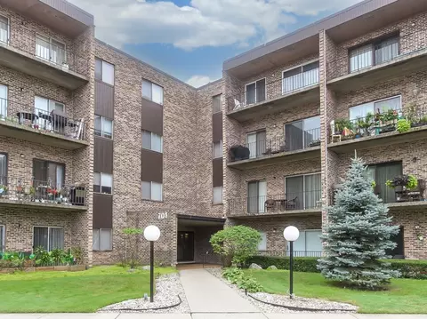 701 W Huntington Commons Rd #410, Mount Prospect, IL 60056
