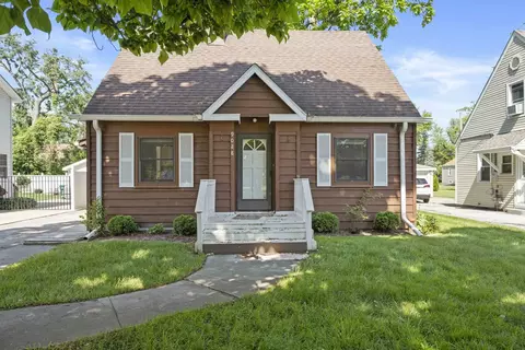 9028 W Delaware Pkwy, Munster, IN 46321