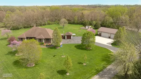 8050 B Finnie Rd, Newark, IL 60541