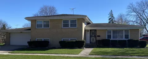 219 Welter Dr, Wood Dale, IL 60191