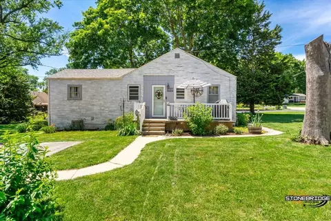 1707 Court St, Mchenry, IL 60050
