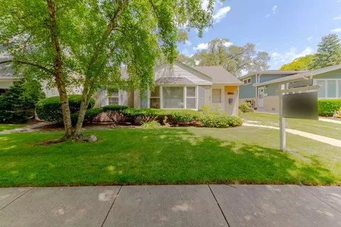 8937 Harms Rd, Morton Grove, IL 60053
