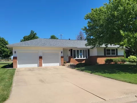1514 James Ct, Ottawa, IL 61350