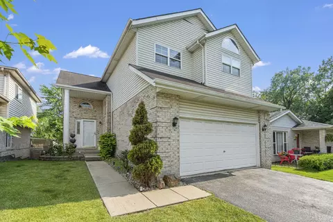 2637 Grove St, Blue Island, IL 60406
