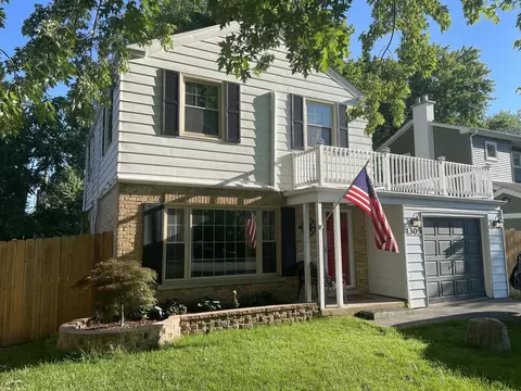 1305 E Kensington Rd, Arlington Heights, IL 60004
