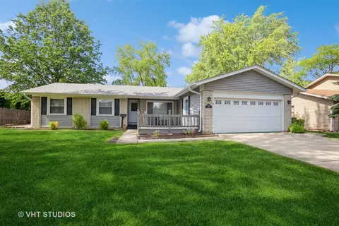 1368 Cumberland Cir, Elk Grove Village, IL 60007