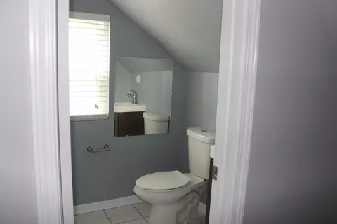 Bath - 98 Fox Ln, Wheeling, IL 60090 photo 2 of 2