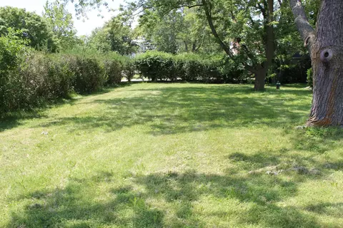 Exterior - 98 Fox Ln, Wheeling, IL 60090 photo 6 of 8