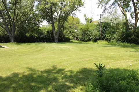 Exterior - 98 Fox Ln, Wheeling, IL 60090 photo 7 of 8