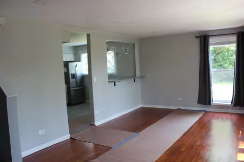 Living - 98 Fox Ln, Wheeling, IL 60090 photo 2 of 2