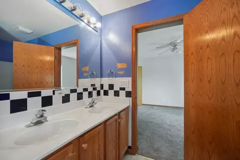 Bath - 6305 Clifton Ct, Plainfield, IL 60586 photo 2 of 4