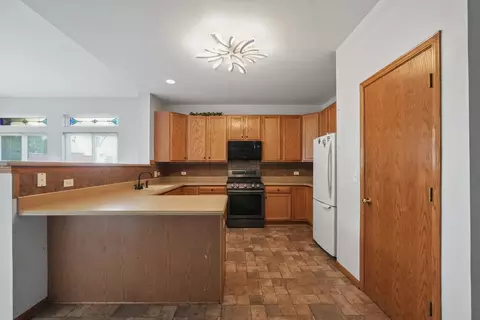 Kitchen - 6305 Clifton Ct, Plainfield, IL 60586 photo 1 of 1