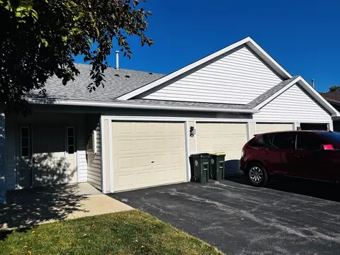 1163 N Red Oak Cir #1, Round Lake Beach, IL 60073