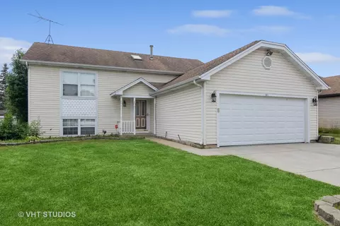 141 Azalea Cir, Streamwood, IL 60107
