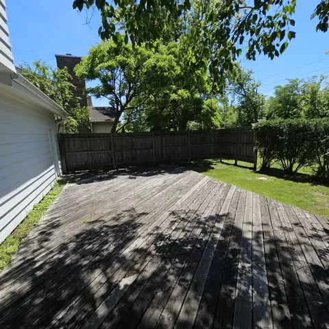 Exterior - 400 E Allison St, Elmhurst, IL 60126 photo 3 of 4