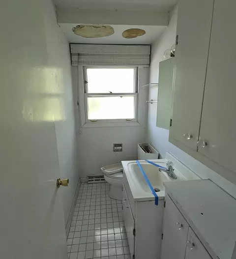 Bath - 400 E Allison St, Elmhurst, IL 60126 photo 1 of 1